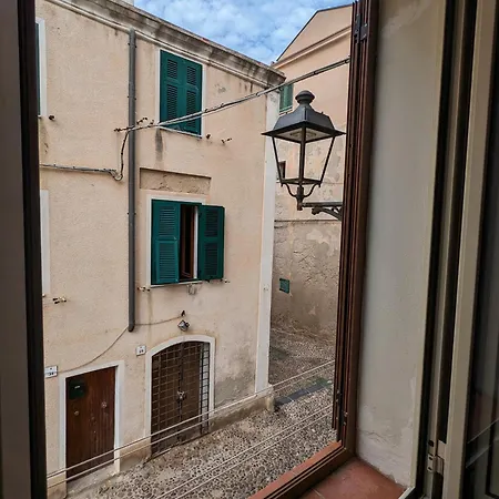 Alghero, Old Town Apartment *